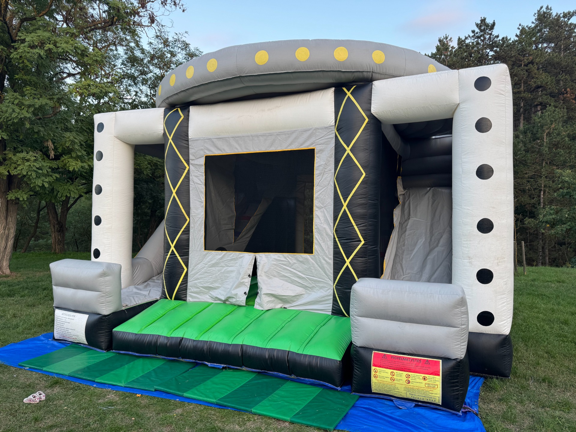 Ufo légvár,ugrálóvár